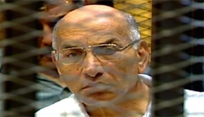 تأجيل محاكمة مبارك ونجليه ومساعديه الى الغد