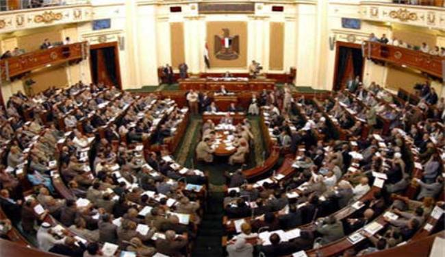برلمان مصر يتسلم مبادرة الحركات الثورية لآليات نقل السلطة