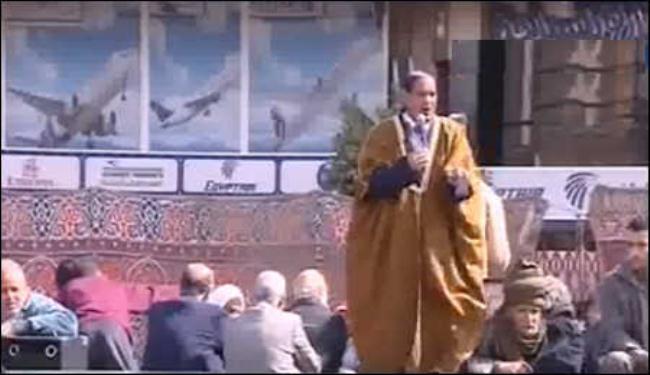 خطيب الجمعة في التحرير يتهم العسكري بالخيانة