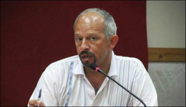 الفلسطينيون يتظاهرون ضد الاحتلال بذكرى بناء الجدار