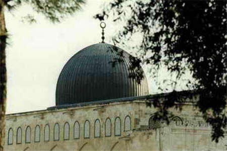 بازداشت ده ها فلسطینی در مسجد الاقصی