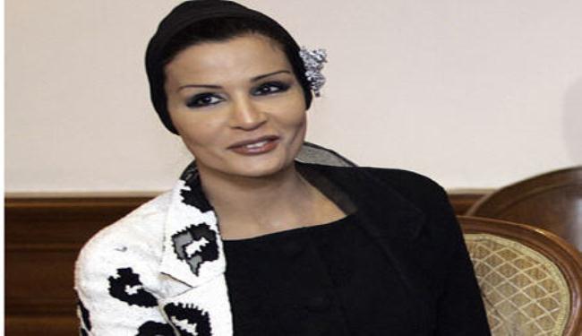 الشيخة موزة تنفق 50 ألف دولار لشراء ملابس