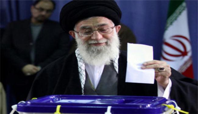 آية الله خامنئي يدعو الايرانيين للتصويت في الانتخابات  