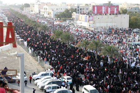 پاسخ كوبنده بحرينيها به اهانت آل خليفه
