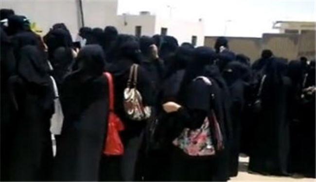 طالبات أبها يقاطعن الدراسة احتجاجا على سوء المعاملة