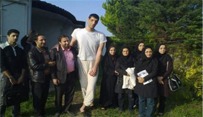 فيلم عن اطول رجل ايراني ببولندا