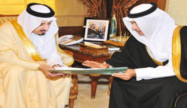 امير عسير يتسلم تقريراً حول احتجاجات جامعة الملك خالد