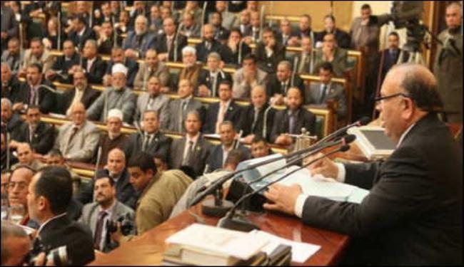 برلمانيون مصريون يهددون بالاستقالة بسبب الدستور