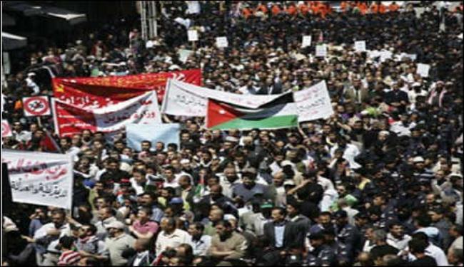 المئات يتظاهرون في عمان ضد المماطلة بالاصلاح