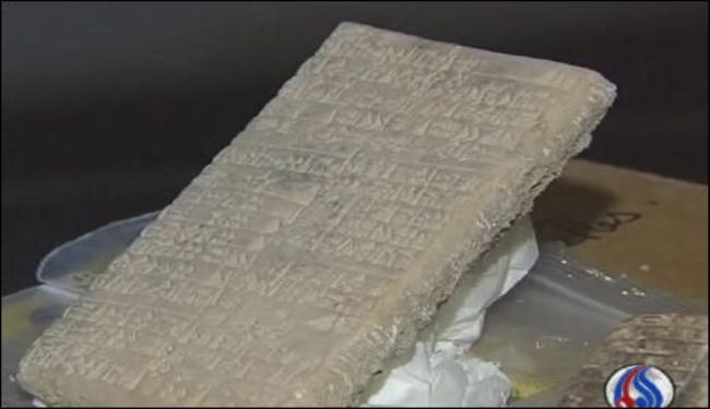 العراق يستعيد عشرات التحف المهربة الى لبنان