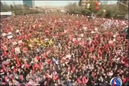 تظاهرات ده ها هزار نفر در پايتخت تركيه 
