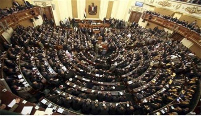 البرلمان المصري يبدا سحب الثقة من الحكومة