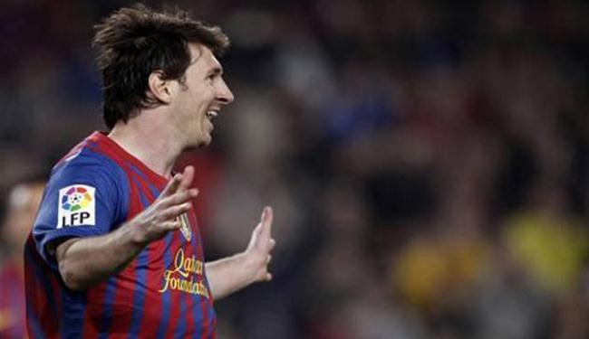 ريال المتصدر يسحق اوساسونا وبرشلونة يهزم بيلباو 