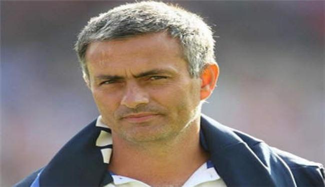 مورينيو باق في ريال مدريد حتى 2014