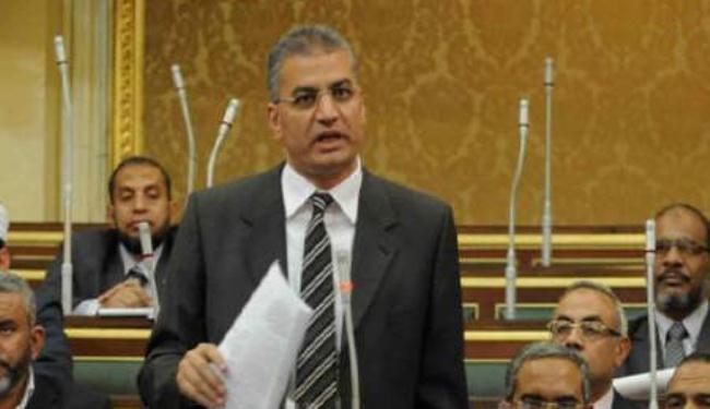 استقالة نائب مصري احتجاجا على رفض اقرار قانون العزل السياسي