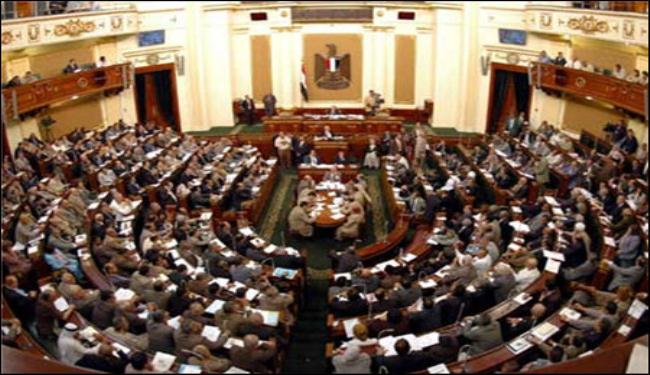 البرلمان المصري يرفض برنامج الحكومة تمهيدا لإسقاطها