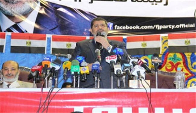 مرسي يدعو القوى السياسية للاتحاد لتحقيق اهداف الثورة