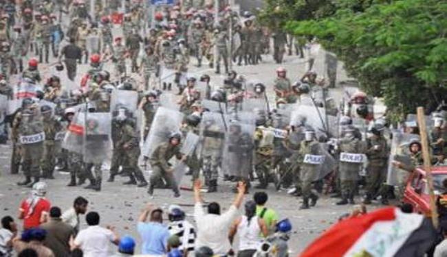 هيومن رايتس: قوات الجيش ضربت وعذبت محتجين في مصر