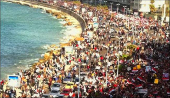 التظاهرات تتواصل بمصر احتجاجا على وصول شفيق لجولة الإعادة