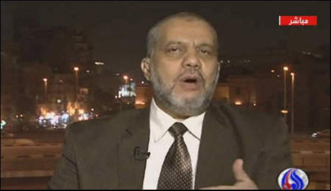 مرسي اسلامي ثوري وشفيق قاتل لابناء لشعب