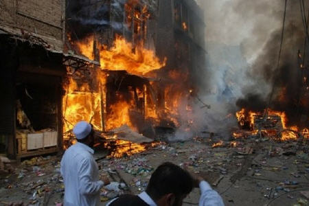 9 کشته براثر انفجار اتوبوس در پاکستان