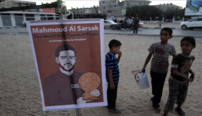 لاعب فلسطيني مضرب عن الطعام في سجون الاحتلال 