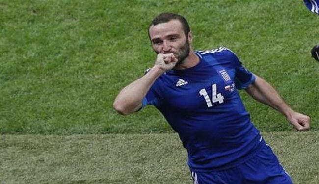 تعادل اليونان مع بولندا 1-1 وطرد لاعبين اثنين في افتتاح بطولة اوروبا 2012