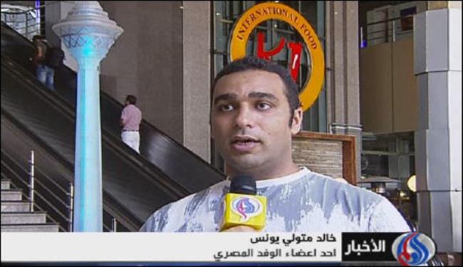 وفد من عوائل شهداء الثورة المصرية يزور ايران