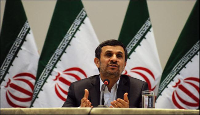 احمدي نجاد: ايران ستتجاوز الحظر بعزة واقتدار