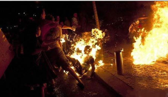 مستوطن يحرق نفسه احتجاجاً على حكومة نتنياهو