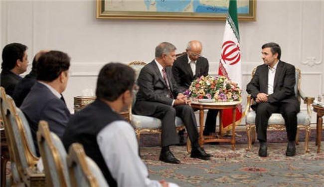 ايران تؤكد على تعزيز العلاقات التجارية مع باكستان