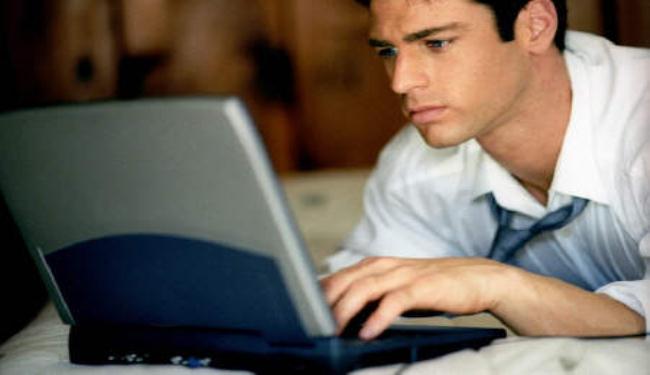 كثرة استخدام الأجهزة الالكترونية يضر بصحتك