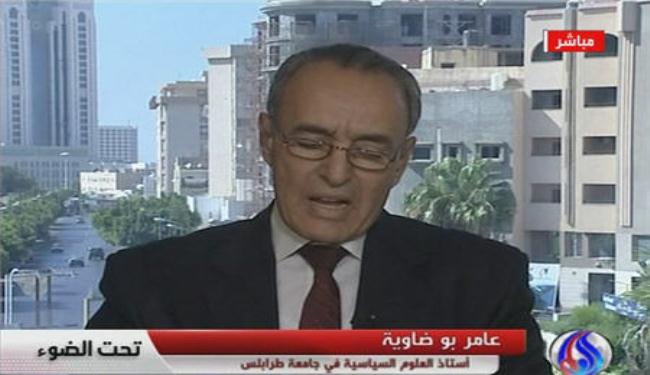 استاذ جامعي يتهم الغرب بزرع الخلافات لوأد الثورة الليبية