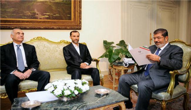 نيويورك تايمز: زيارة مرسي لإيران تؤكد اتباع مصر مسارا جديدا