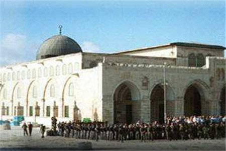 یورش زنان نظامی به مسجد الاقصی