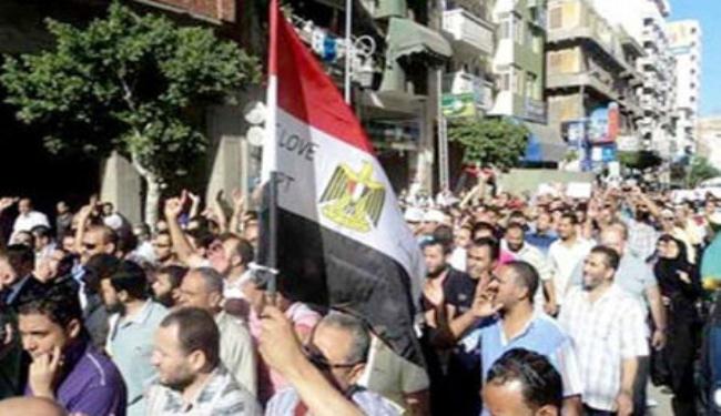 مقتل متظاهر خلال مصادمات في القاهرة وجرح 35 شرطيا