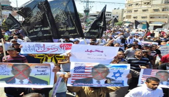 الاحتجاجات  تتسع في مصر فجرا وتظاهرات مليونية متواصلة في انحاء العالم  
