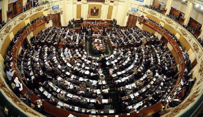 مصر: السماح لاعضاء الحزب الوطني بالترشح للانتخابات البرلمانية 