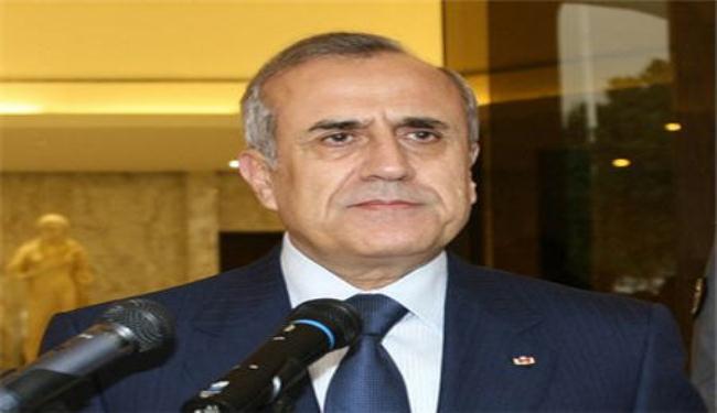 رئيس لبنان يدعو شعبه إلى تجنب الوقوع في الفتنة