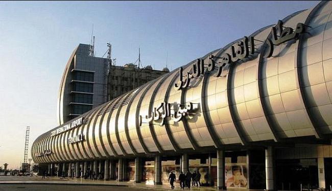 التشاؤم يدفع 5 ركاب لإلغاء سفرهم بعد تعطل طائرتهم