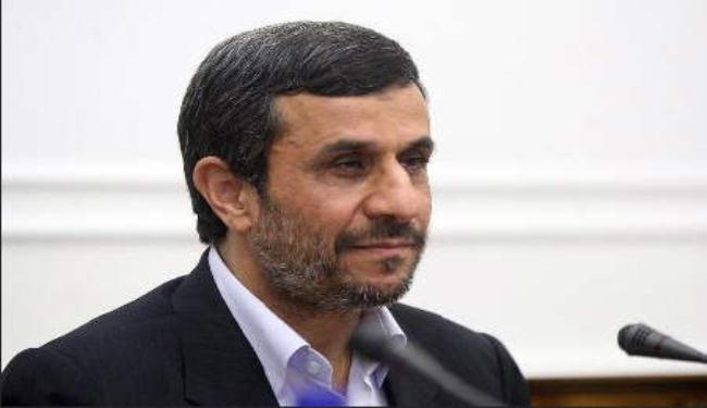 احمدي نجاد في باكستان للمشاركة في قمة 