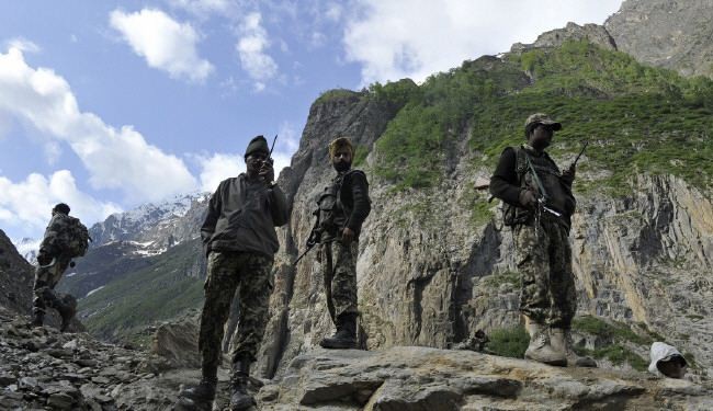 مقتل جندي باكستاني بنيران هندية في كشمير