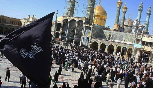 ملايين الايرانيين يحيون ذكرى وفاة الرسول (ص)