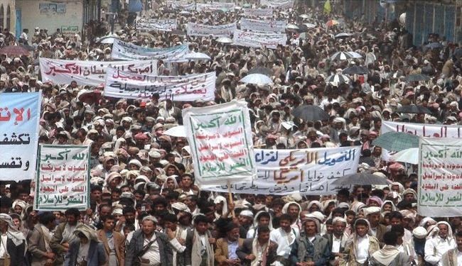 آلاف الحوثيين يحيون ذكرى الحرب الثالثة على صعدة