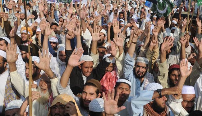 سياسي باكستاني: قوى غربية تدعم تحرك القادري