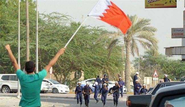 ادامه سرکوب مردم و درخواست مذاکره حاکم بحرین
