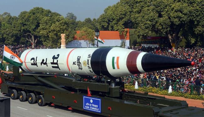 الهند تعرض لاول مرة صاروخا بعيد المدى بقدرات نووية