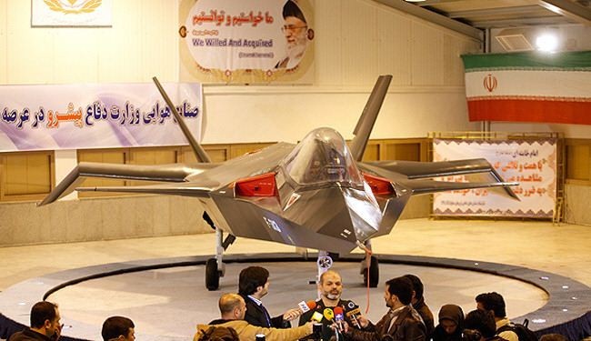 Ahmadinejad unveils Iran's newest fighter jet