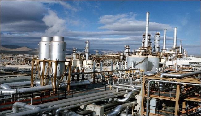 ايران تصنع 95% من قطعات صناعة النفط والغاز