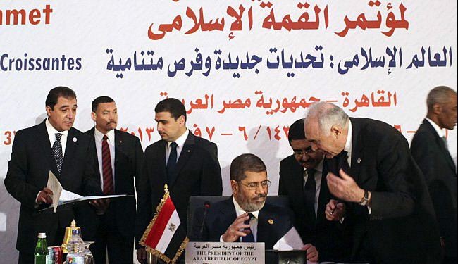 مرسي: أزمتا سوريا وفلسطين تعرقلان نمو المنطقة